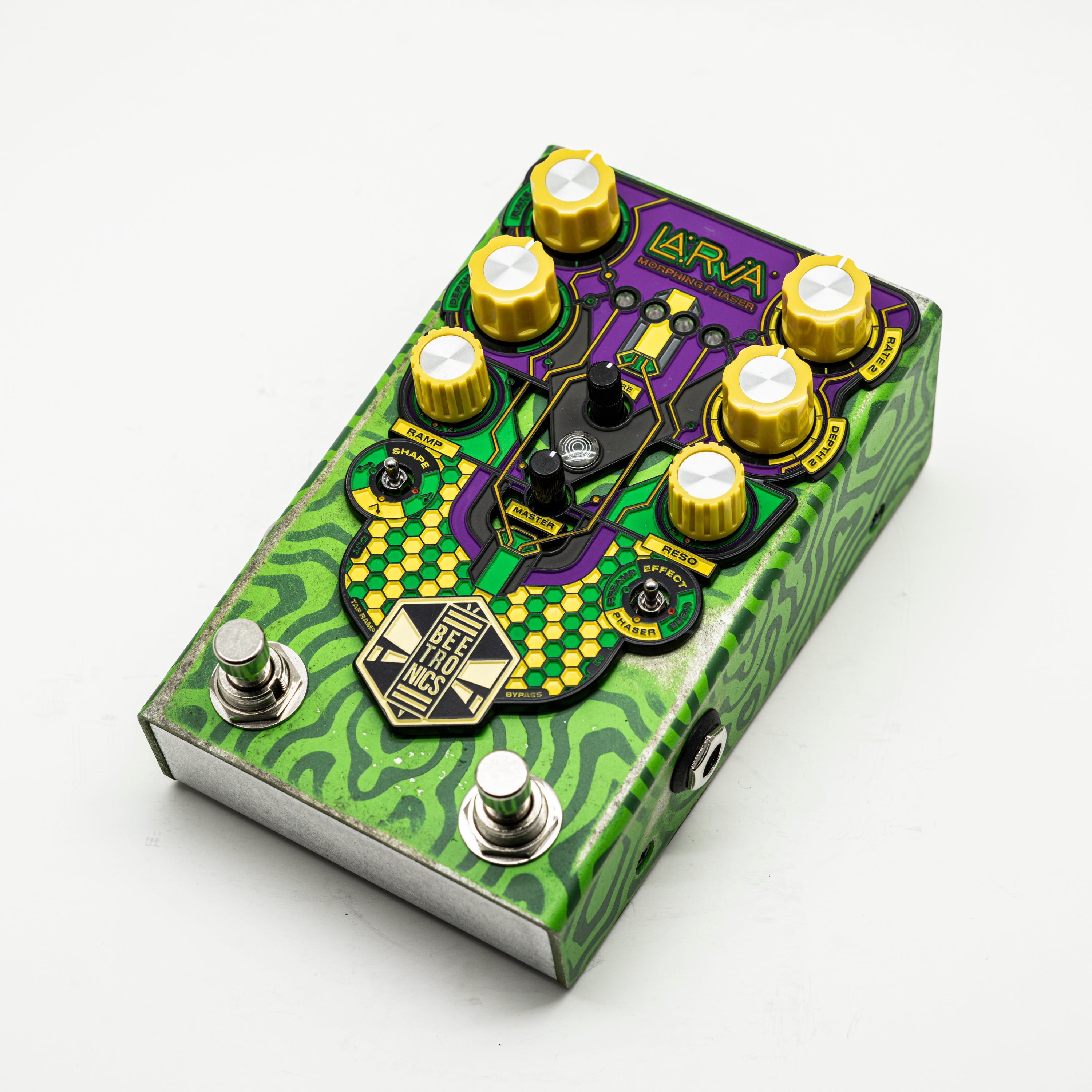 LARVA Morphing Phaser • Custom Shop • 0027